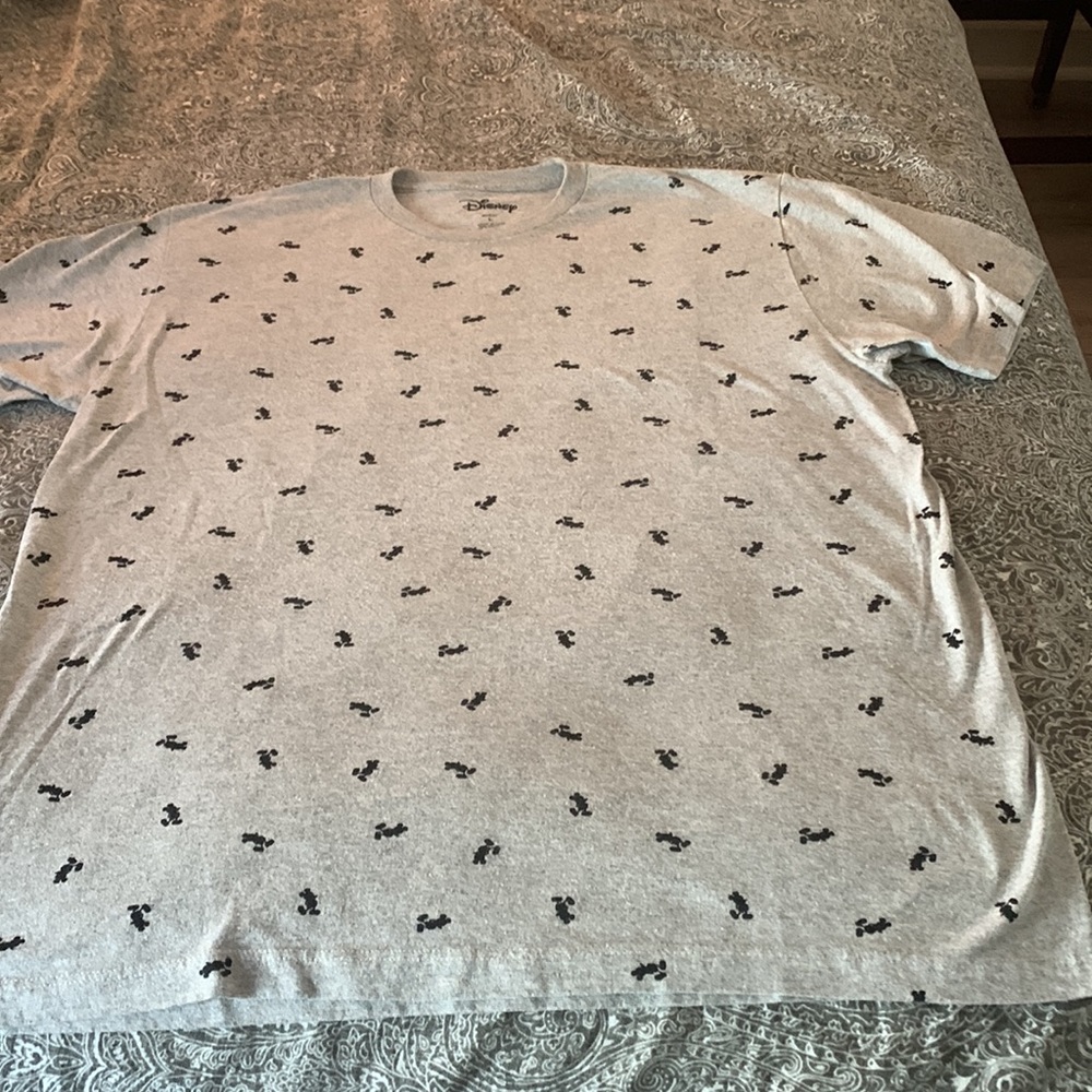 Disney t shirt little Mickey Mouse 🐭